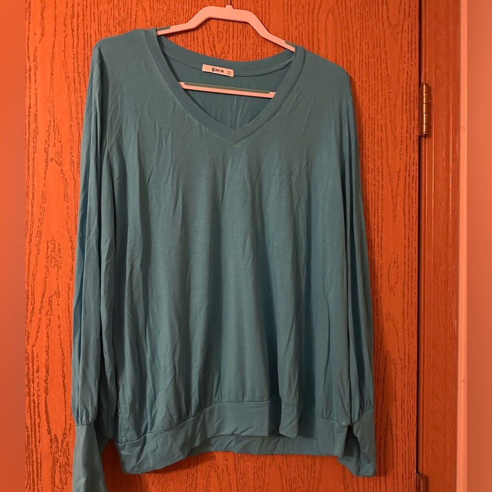BBasic Bae Women's Bright Teal V-Neck Top- XL- New